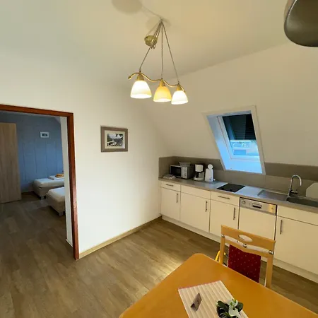 Haus Ostseestrand36 ゲストハウス ティメンドルファー・シュトラント